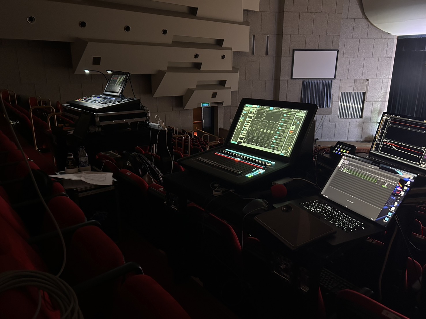 沖縄　LIVE制作　(舞台監督 音響 照明 舞台 )
